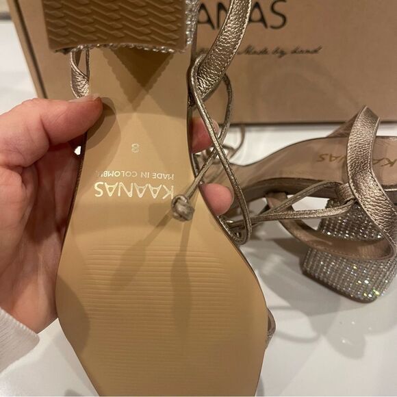 Kaanas Canary Block heel Silver Sandal Size 8 New in box - Picture 7 of 7